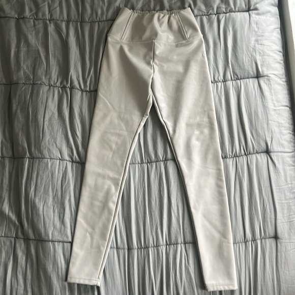 BEIGE CREAM LEATHER PANTS - Picture 3 of 5